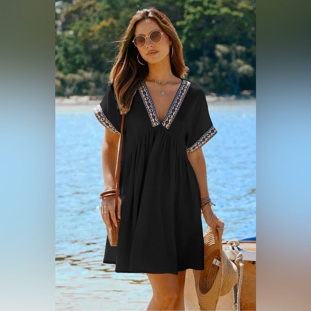NWT Cupshe Black Embroidered Plunging Mini Dress
